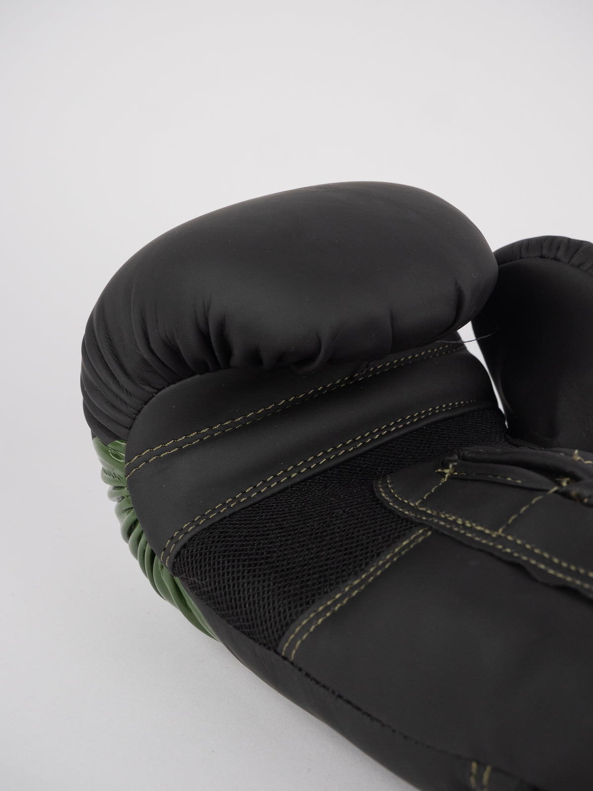 BLADE BLACK KHAKI BOXING GLOVES
