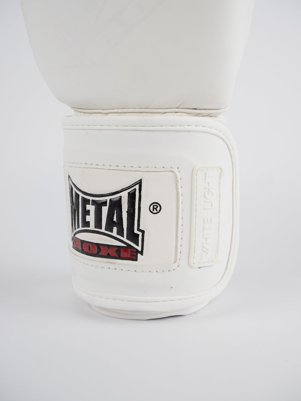 WHITE LIGHT COMPETITION BOXING GLOVES