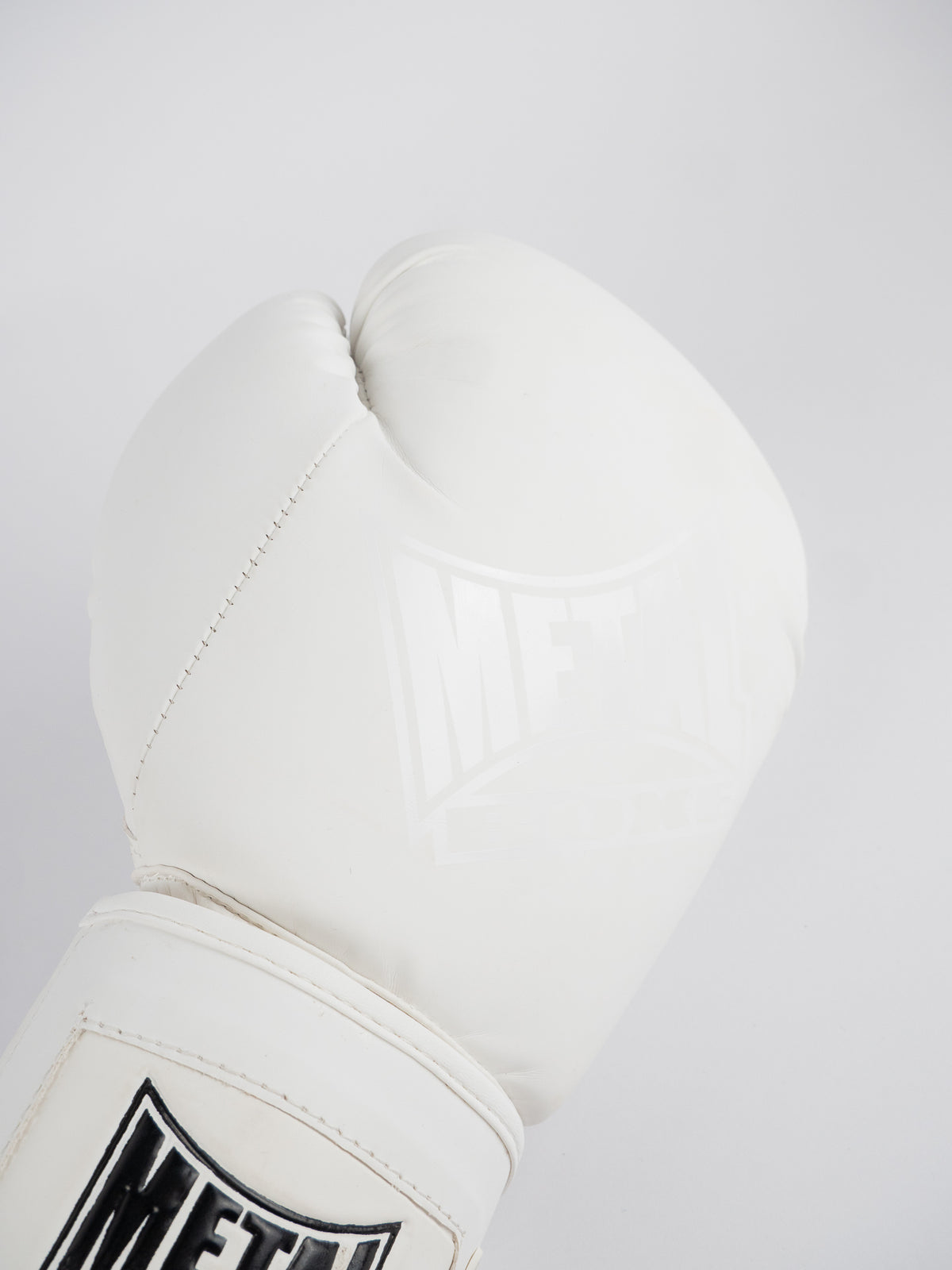 WHITE LIGHT COMPETITION BOXING GLOVES