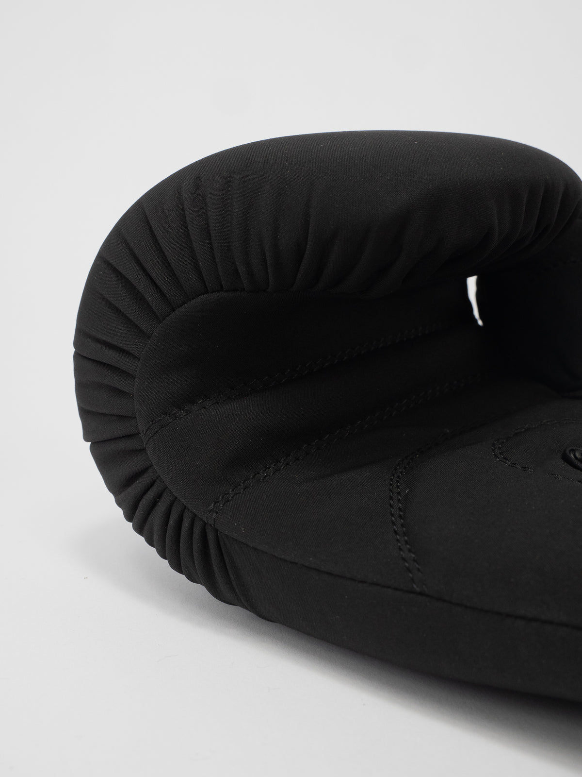 BLACK WASHABLE BOXING GLOVES