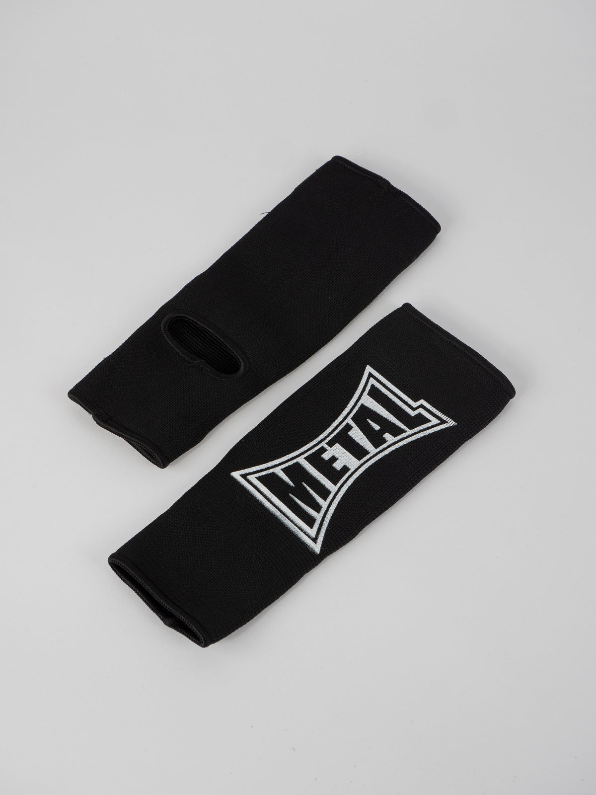 BLACK PAIR OF ANKLE BRACE